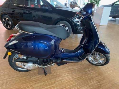 Vespa Primavera 125 (blu)