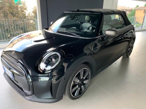 Mini Cooper Cabrio 1.5 Cooper Yours auto (nero)
