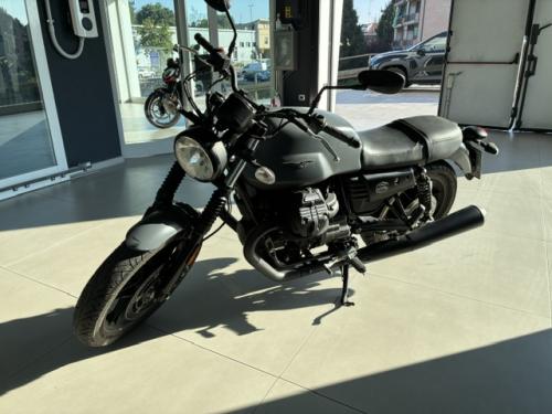 Moto Guzzi V7 Stone III (grigio)