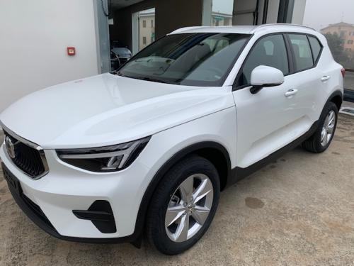 Volvo XC40 T2 Geartronic Core (chrystal white)
